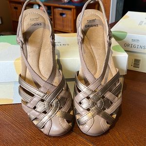 Earth Origins Leather w/suede comfort footbed Sandal